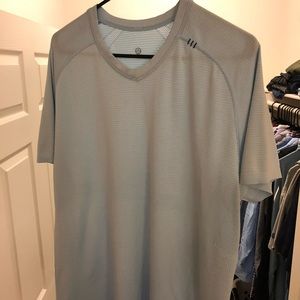 Lululemon Metal Tech V Neck Sz XL